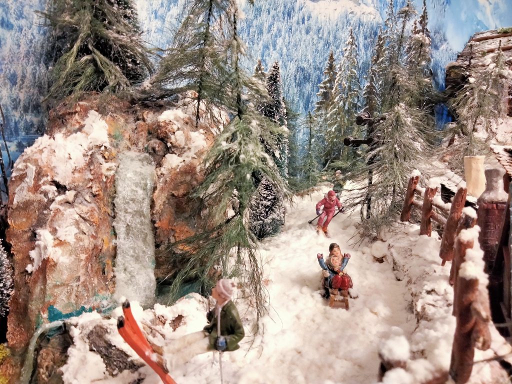creationsvillagedenoel.com La piste de ski